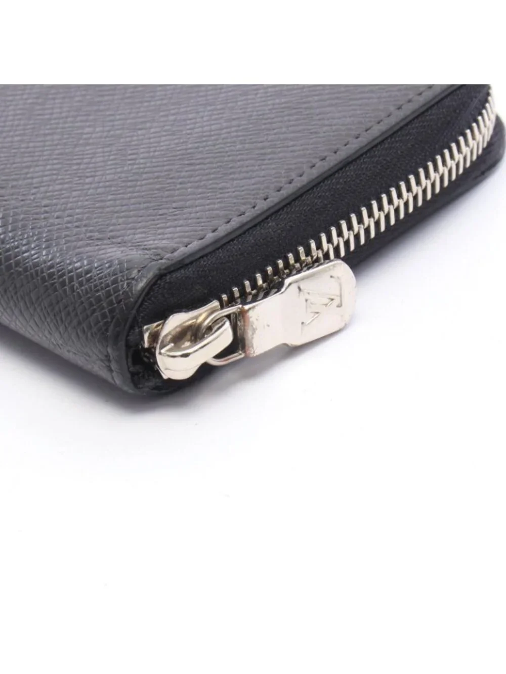 Louis Vuitton Round Wallet Zippy Vertical Taiga Ardoise Leather